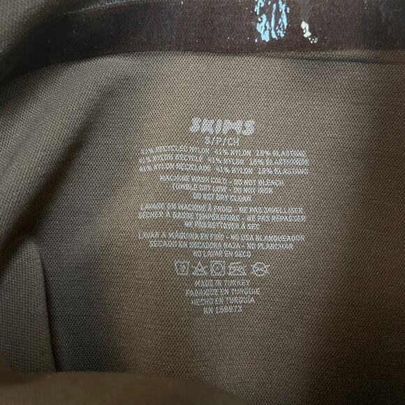 Skims Women's Seamless Sculpt Mid Waist Thong Cocoa Size Small - Picture 2 of 3